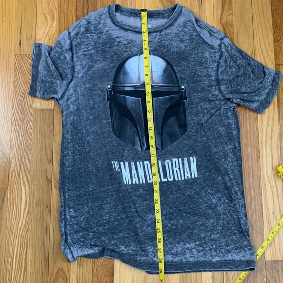 Disney Parks The Mandalorian Helmet Burnout Gray T-Shirt Size Medium - Picture 6 of 6